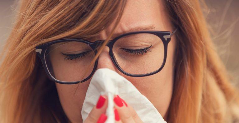 10 Natural Remedies to Stop Sneezing