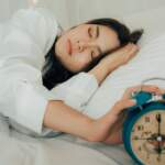 How to Sleep 8 Hours in 4 Hours: Is It Actually Possible?