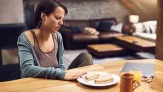 Can Anxiety Cause Loss of Appetite? Causes, Symptoms, and Solutions