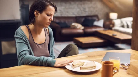 Can Anxiety Cause Loss of Appetite? Causes, Symptoms, and Solutions