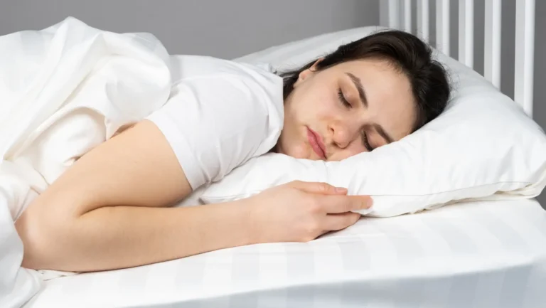 Common Summer Sleep Mistakes That Ruin Your Rest (And How to Fix Them) 9 Common Summer Sleep Mistakes That Ruin Your Rest (And How to Fix Them)