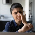 Can Dry Eyes Cause Headaches? Understanding Eye Strain, Screen Time, and Symptom Relief