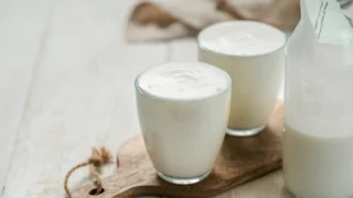 Best Milk for Gut Health: Dairy and Non-Dairy Options for Better Digestion