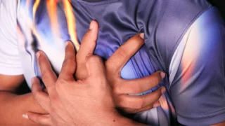 Heart Attack Symptoms in Women: Early Warning Signs You Should Never Ignore