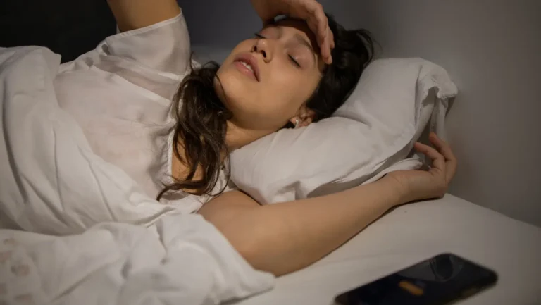 Why Do I Wake Up at 3 AM? Common Causes and How to Sleep Better